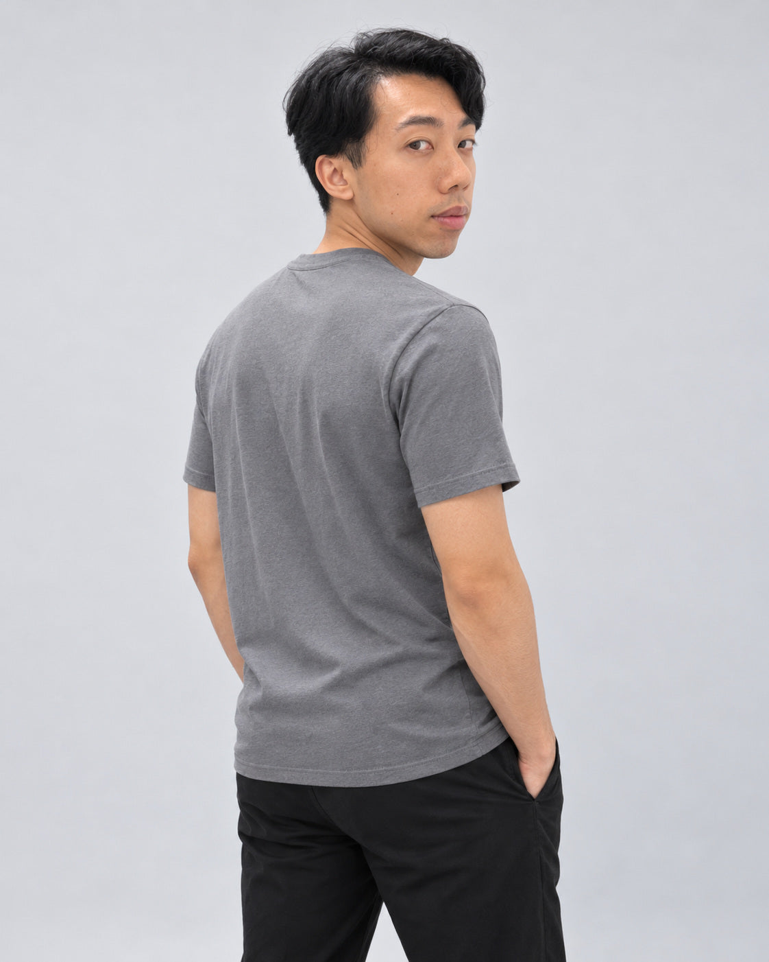 Back fit of the gray Cloud Ascend Tee